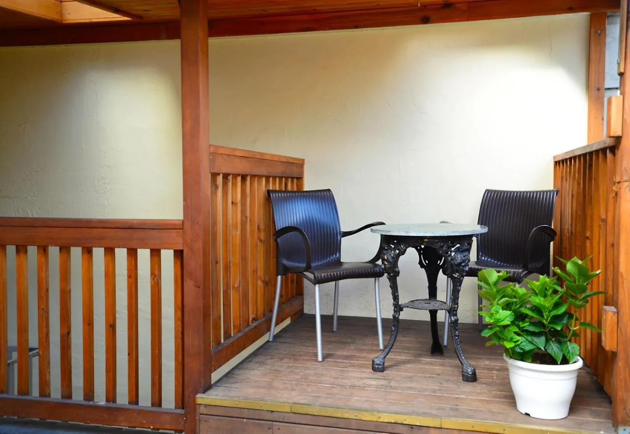 Δωμάτια σε οικογενειακή κατοικία Vancouver Hideaway Guesthouse