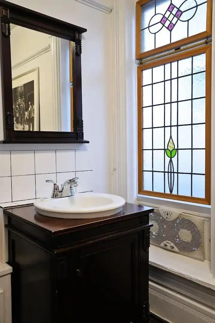 Vancouver Hideaway Guesthouse