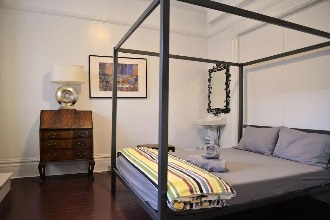 Vancouver Hideaway Guesthouse