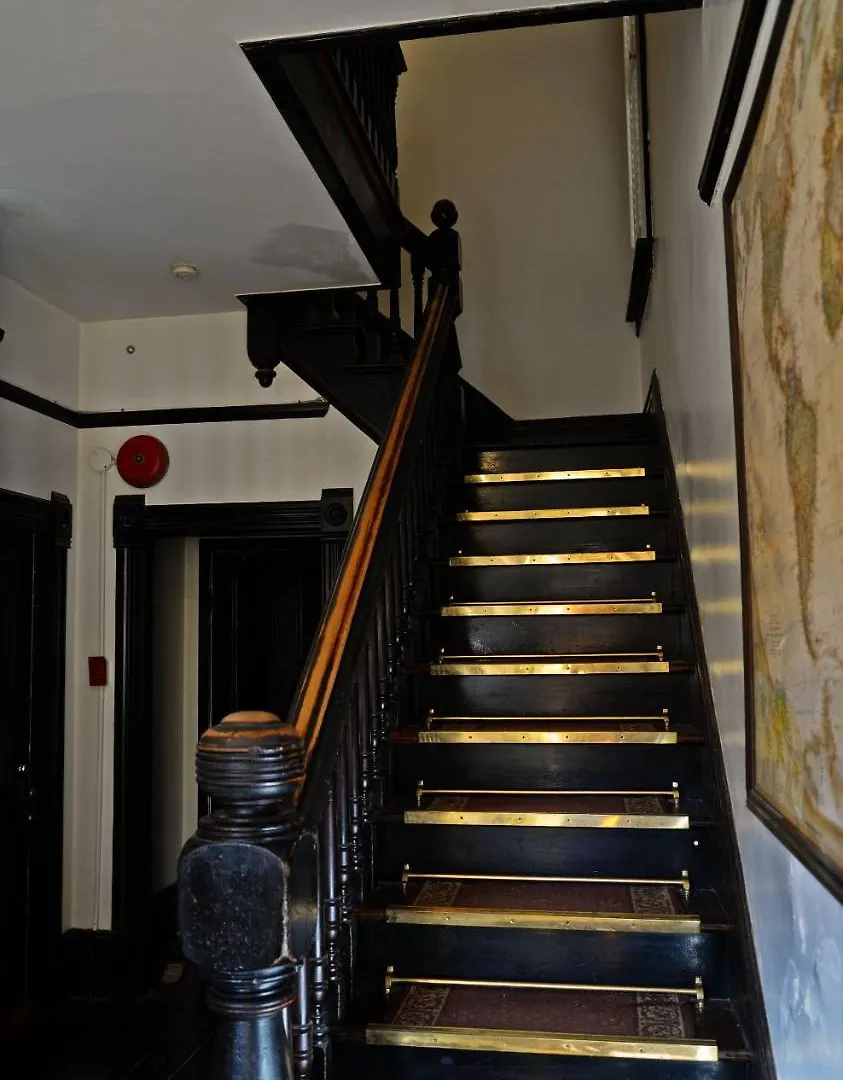 Homestay Vancouver Hideaway Guesthouse