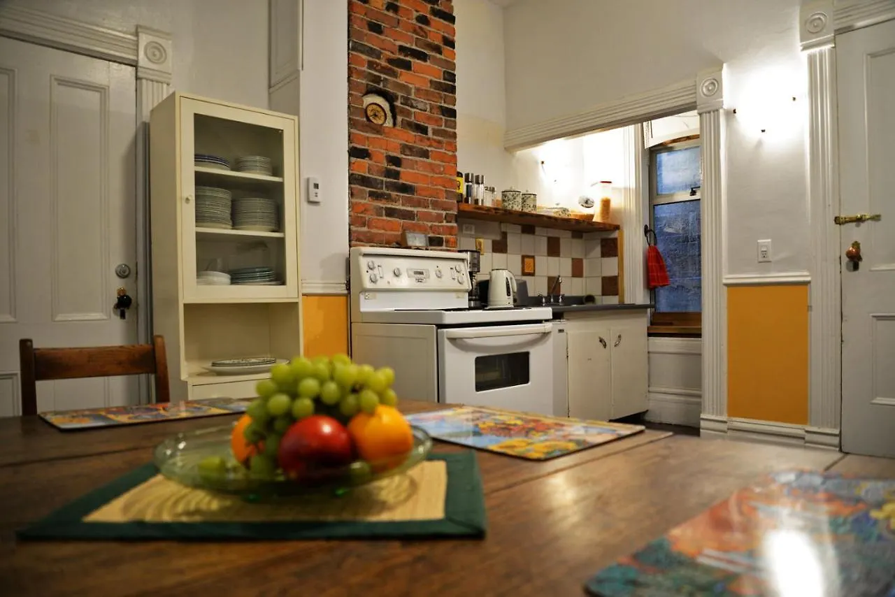 Vancouver Hideaway Guesthouse Canada