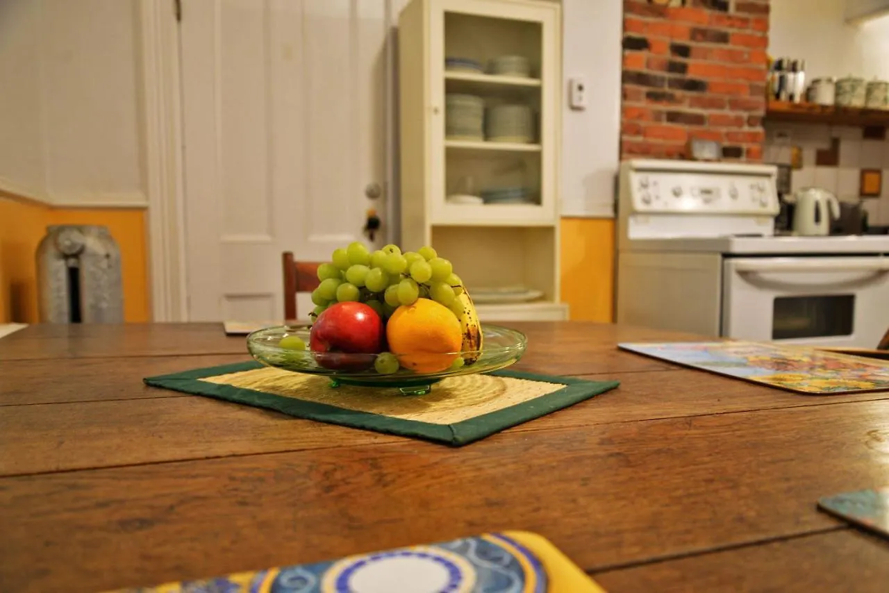 Vancouver Hideaway Guesthouse Canada