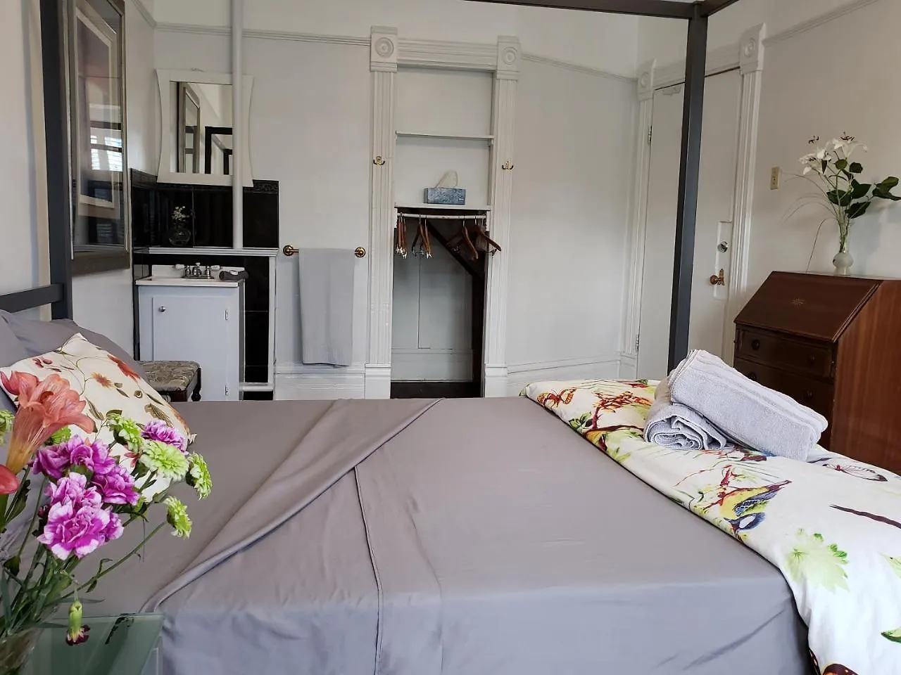 Vancouver Hideaway Guesthouse 0*,  Canada