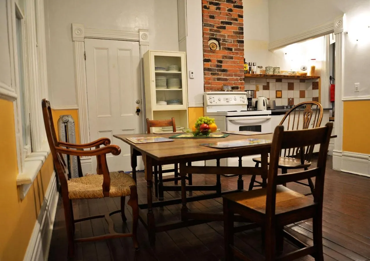 Vancouver Hideaway Guesthouse Pansiyon